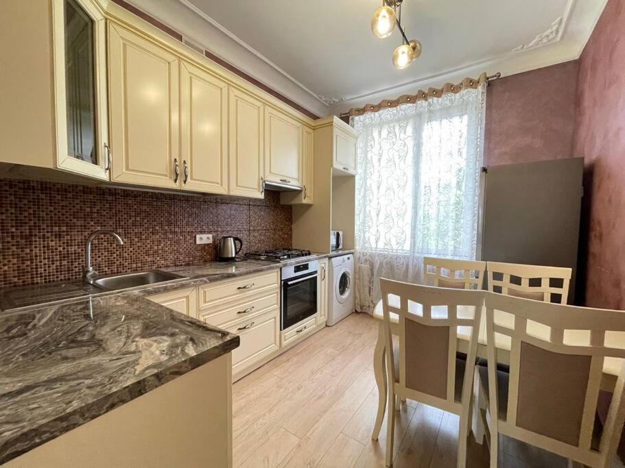 Luxury Apartment In The Center Kiszyniów Zewnętrze zdjęcie