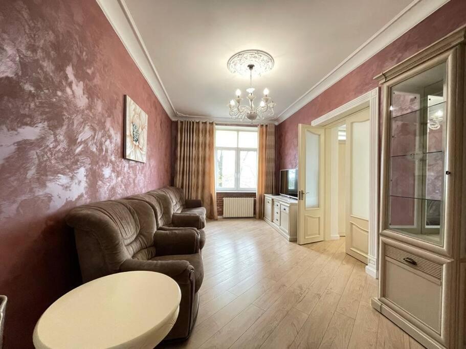 Luxury Apartment In The Center Kiszyniów Zewnętrze zdjęcie